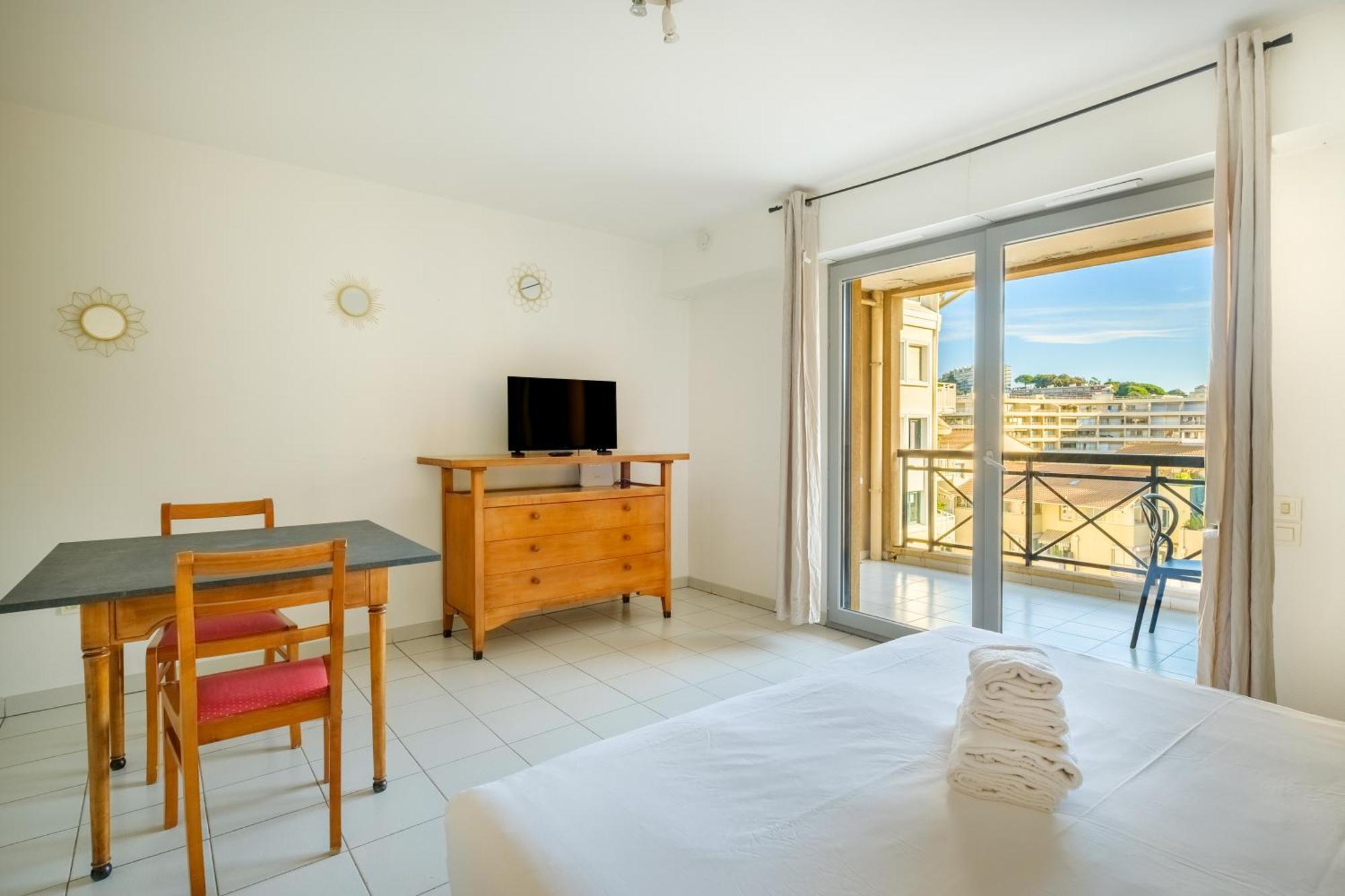 Residhotel Villa Maupassant Кан Екстериор снимка
