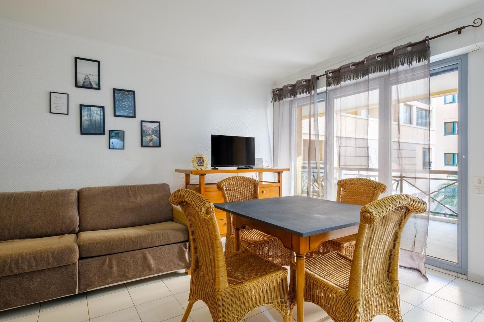 Residhotel Villa Maupassant Кан Екстериор снимка